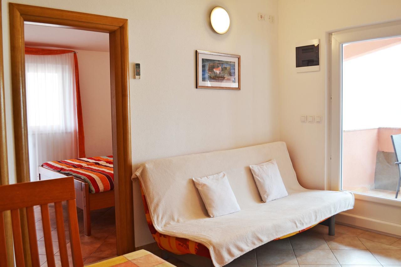 Apartments Milka Vodice Eksteriør bilde