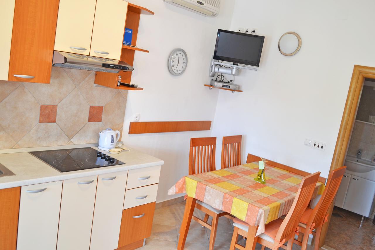 Apartments Milka Vodice Eksteriør bilde