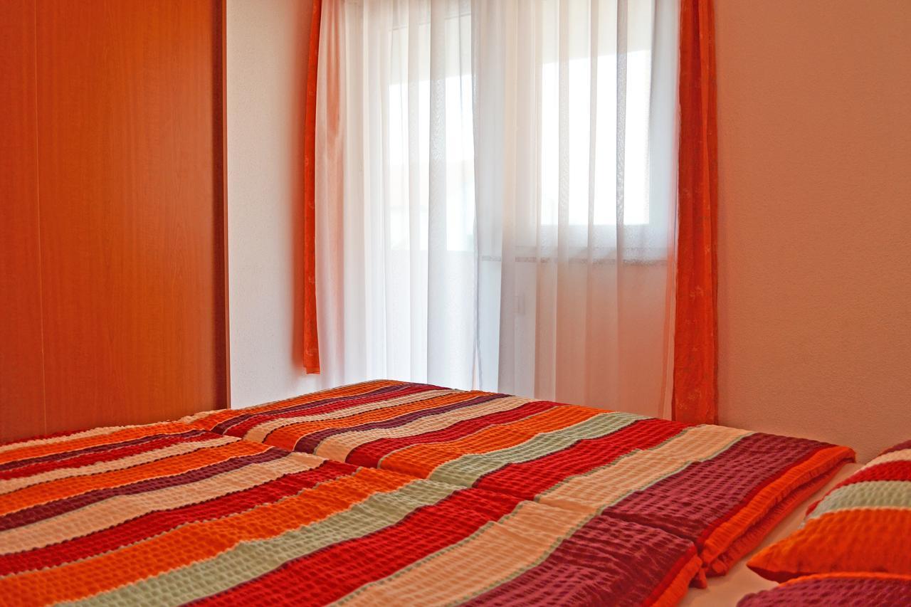 Apartments Milka Vodice Eksteriør bilde