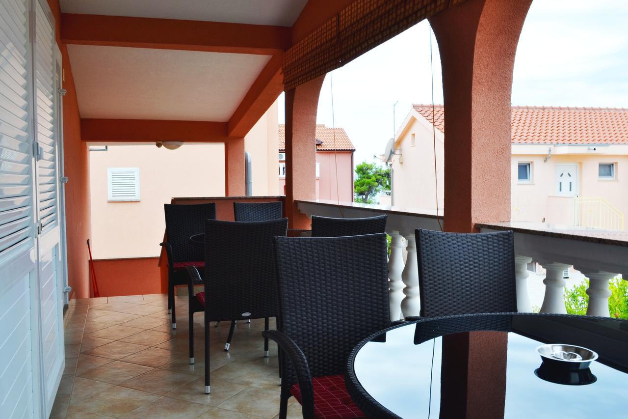 Apartments Milka Vodice Eksteriør bilde