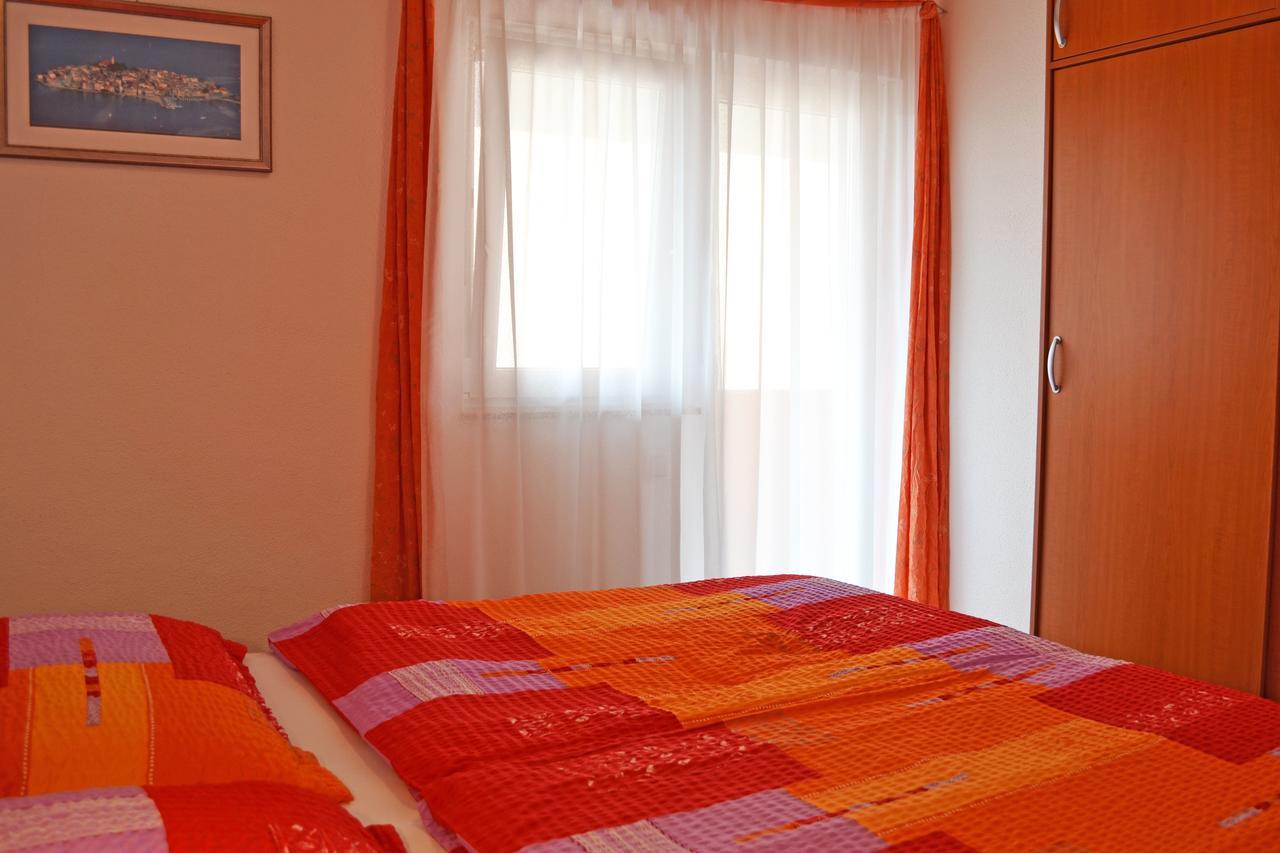 Apartments Milka Vodice Eksteriør bilde