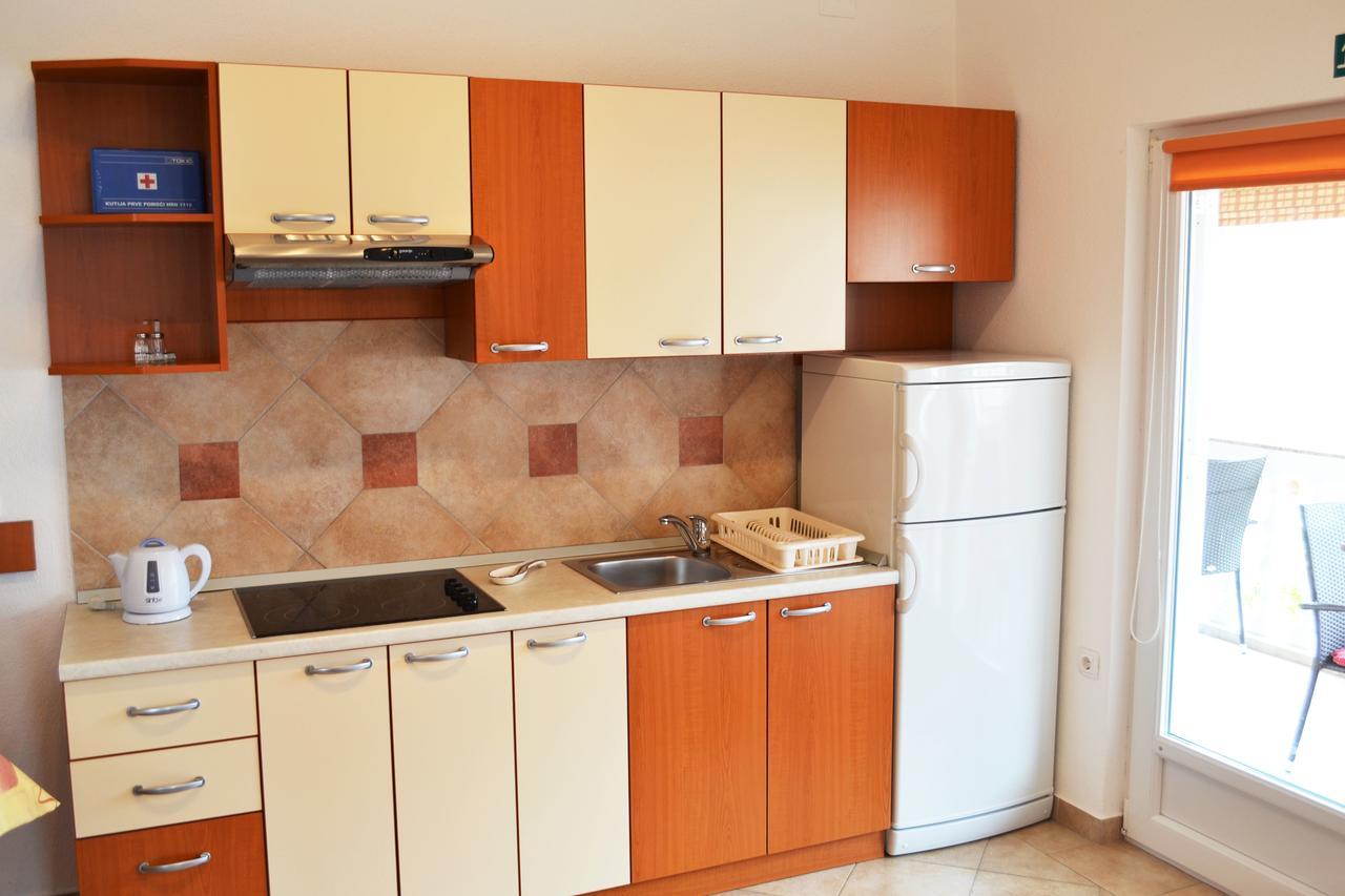 Apartments Milka Vodice Eksteriør bilde